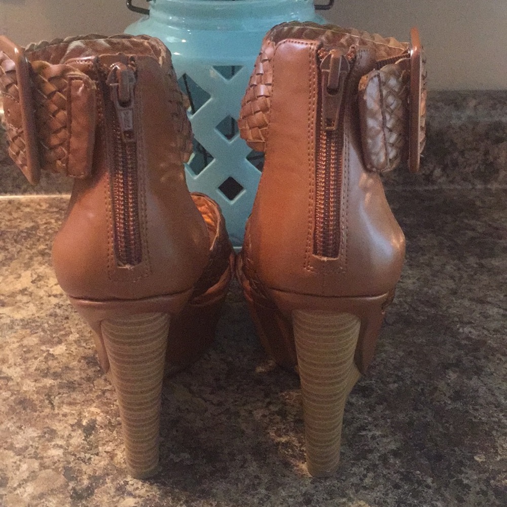 BCBG Generation wedge sandals - Picture 5 of 5